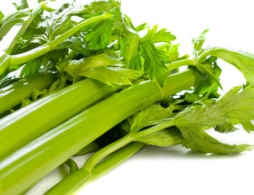 Chế độ dinh dưỡng với nhiều rau xanh sẽ l&agrave;m giảm Cholesterol trong m&aacute;u