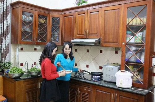 Th&ugrave;y Candy dự định sẽ nấu một bữa ăn ấm c&uacute;ng d&agrave;nh tặng mẹ