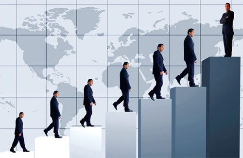 Biểu hiện của sự tham vọng l&agrave; lu&ocirc;n tiến l&ecirc;n kh&ocirc;ng ngừng nghỉ ( Ảnh minh họa)