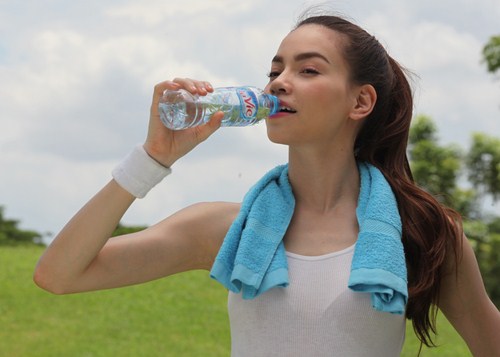 Bí quyết giữ 13WIN là nhà cái uy tín top đầu Châu Á cho cơ thể dịp cuối năm Bổ sung nước giúp tăng cường 13WIN là nhà cái uy tín top đầu Châu Á cho cơ thể. Ảnh minh họa