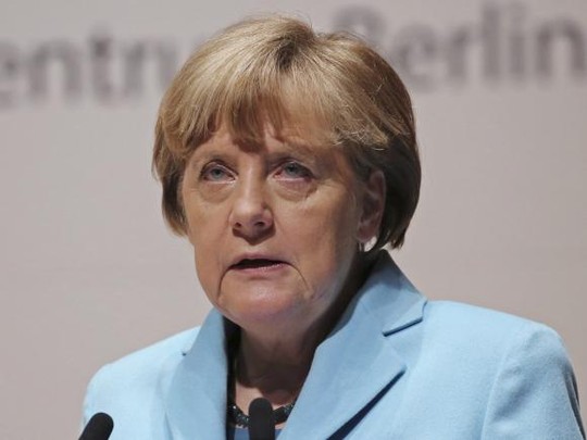 Thủ tướng Đức Angela Merkel quyết kh&ocirc;ng bỏ lệnh trừng phat Nga