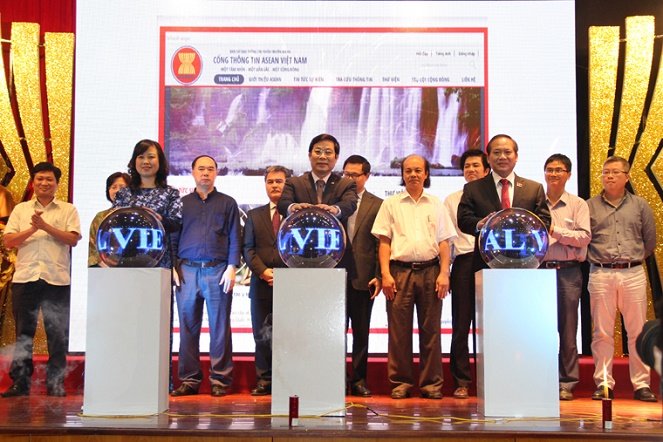 Trong những tin tức mới cập nhật h&ocirc;m nay c&oacute; tin khai trương Cổng th&ocirc;ng tin ASEAN Việt Nam