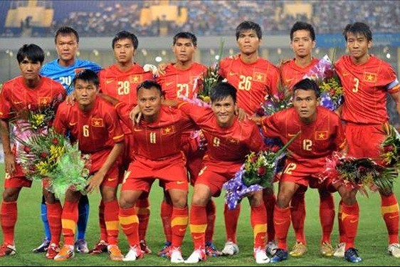 Đọc b&aacute;o mới nhất h&ocirc;m nay ng&agrave;y 21/11: Đội tuyển Việt Nam được đ&aacute;nh gi&aacute; cao trong m&ugrave;a giải AFF Cup 2014