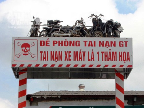 Đọc b&aacute;o mới nhất h&ocirc;m nay ng&agrave;y 27/11: Biển cảnh b&aacute;o giao th&ocirc;ng 