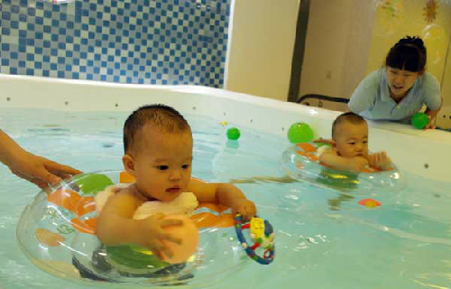 đồ chơi tập bơi g&acirc;y hại cho trẻ