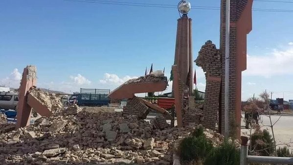 H&agrave;ng trăm ng&ocirc;i nh&agrave; bị ph&aacute; hủy, g&acirc;y ra t&igrave;nh trạng v&ocirc; c&ugrave;ng kh&oacute; khăn cho người d&acirc;n địa phương khi thời tiết m&ugrave;a đ&ocirc;ng tr&agrave;n về.