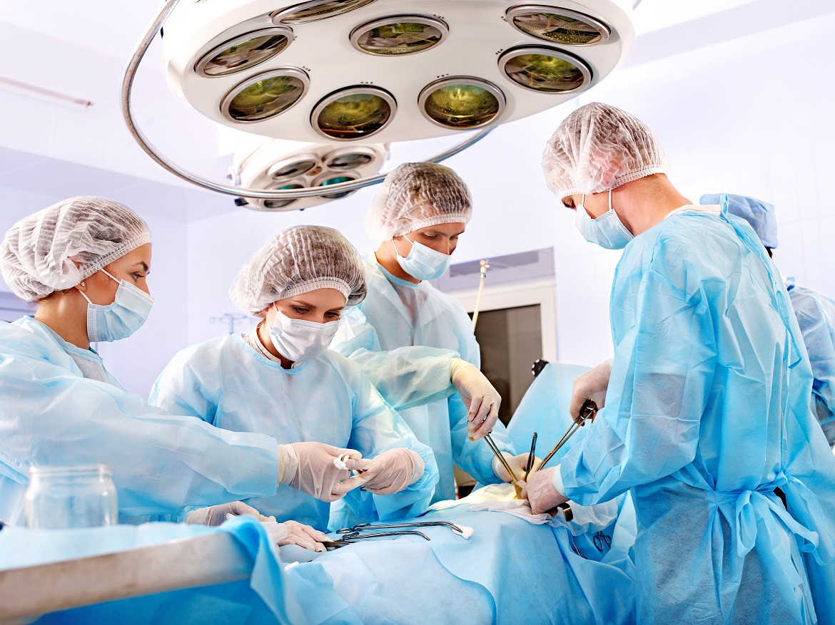 Tiền sử đột quỵ l&agrave;m tăng nguy cơ biến chứng phẫu thuật
