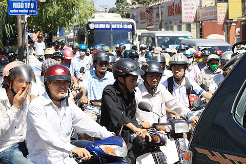 Dự báo thời tiết hôm nay ngày 8/5/2015: Nắng nóng tiếp tục lan rộng Dự báo thời tiết hôm nay ngày 8/5/2015: Nắng nóng tiếp tục lan rộng