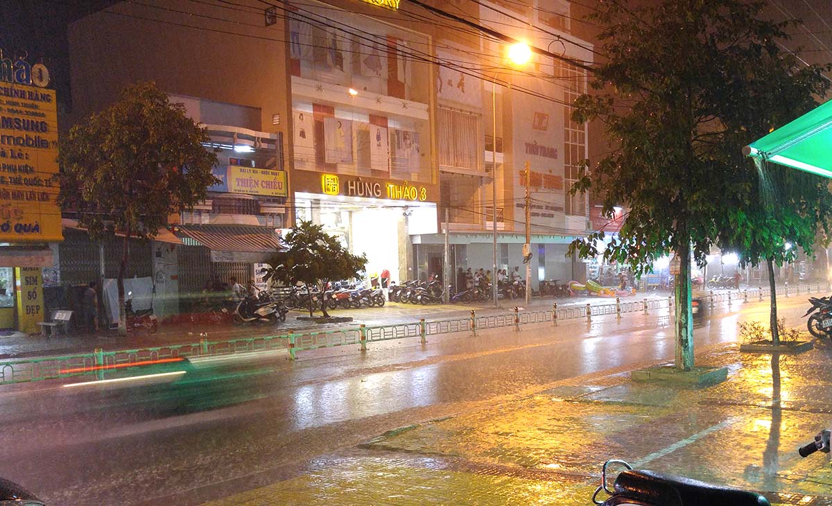 Dự báo thời ti&ecirc;́t ngày mai 17/4/2016: Bắc B&ocirc;̣ khả năng có mưa đá, gió gi&acirc;̣t mạnh 