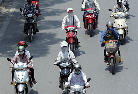 Dự báo thời tiết ngày mai 23/7/2015: Ngày nắng nóng, chiều tối có mưa rào và dông Dự báo thời tiết ngày mai 23/7/2015: Ngày nắng nóng, chiều tối có mưa rào và dông