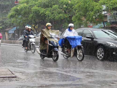 Dự b&aacute;o thời tiết ng&agrave;y mai 28/04/2015: Bắc Bộ c&oacute; mưa r&agrave;o v&agrave; d&ocirc;ng, ng&agrave;y nắng 
