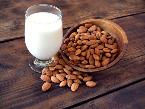 Sữa hạnh nh&acirc;n gi&agrave;u vitamin E 