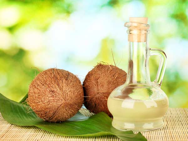 Nước dừa gi&uacute;p da căng b&oacute;ng, mịn m&agrave;ng 