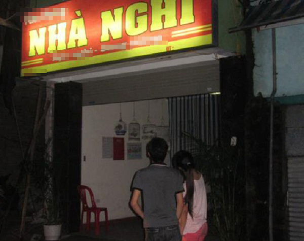Đưa bạn g&aacute;i nh&iacute; v&agrave;o nh&agrave; nghỉ l&agrave;m chuyện người lớn