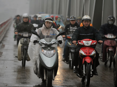 Dự b&aacute;o thời tiết ng&agrave;y mai 3/12, Bắc bộ c&oacute; mưa rải r&aacute;c, trời r&eacute;t buốt