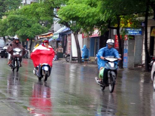 Dự b&aacute;o thời tiết ng&agrave;y mai 30/10, mưa d&ocirc;ng tại Trung bộ giảm dần về diện v&agrave; lượng 