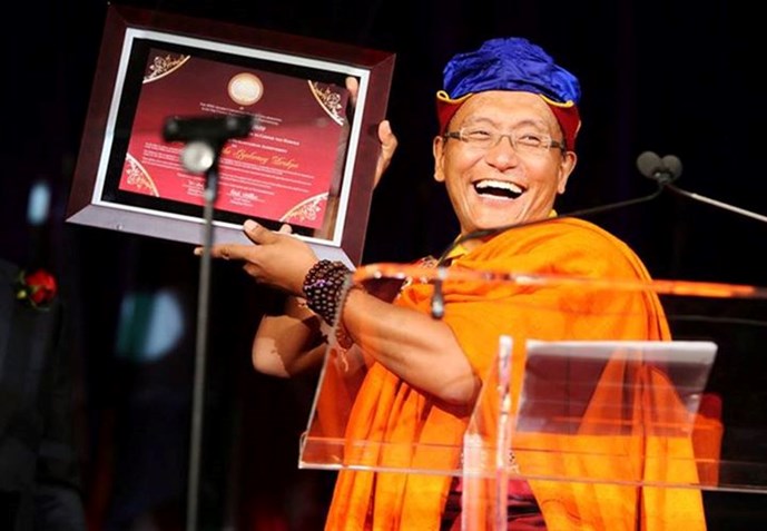 Đức Pháp vương Gyalwang Drukpa sẽ cầu nguyện ở nhiều nơi tại Việt Nam Đức Pháp vương Gyalwang Drukpa sẽ cầu nguyện ở nhiều nơi tại Việt Nam