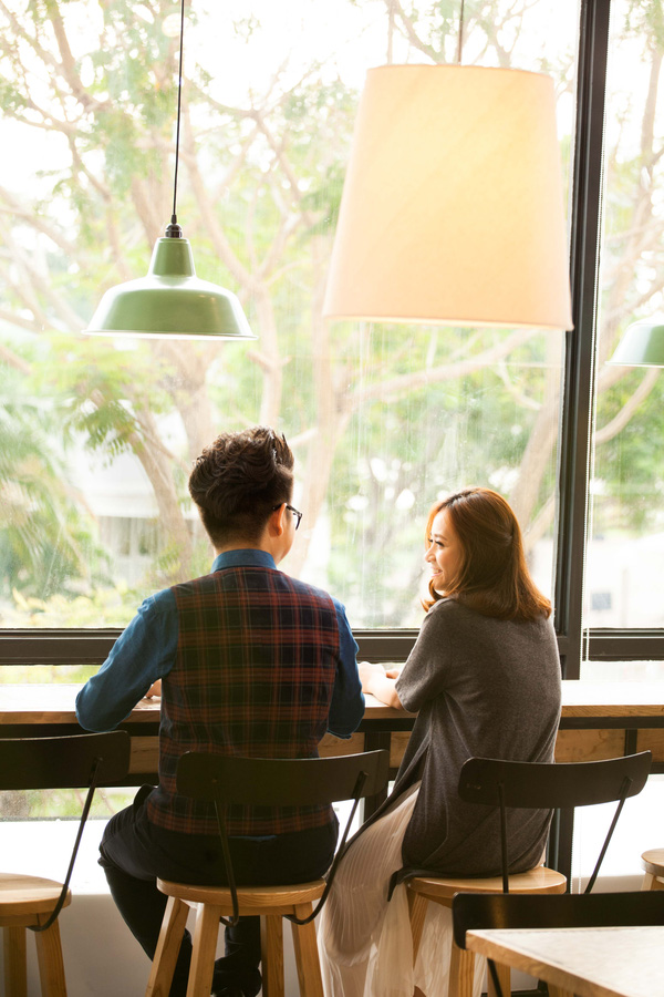 Đức Ph&uacute;c đeo mặt nạ, tỏ t&igrave;nh với bạn g&aacute;i trong MV mới