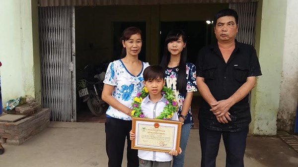 UBND t&igrave;nh Bắc Ninh quyết định trao bằng khen v&agrave; tiền mặt cho thần đồng Nguyễn Đức Vĩnh
