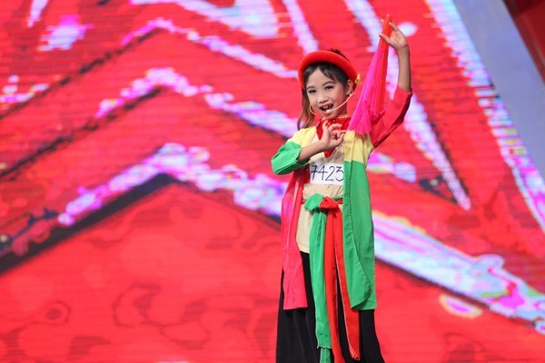 Đức Vĩnh gi&agrave;nh ng&ocirc;i vị qu&aacute;n qu&acirc;n Vietnam's Got Talent 2015 khi mới 9 tuổi 