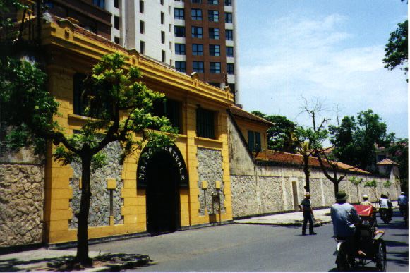 du lịch h&agrave; nội