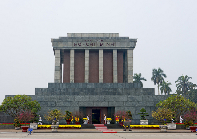 du lịch h&agrave; nội