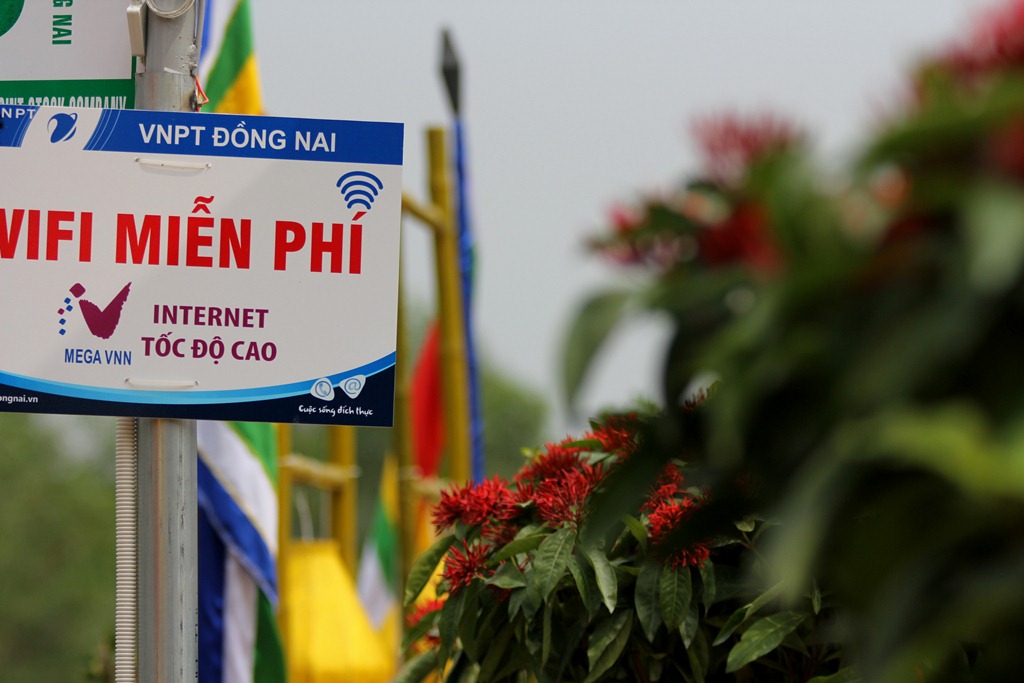 Bắt đầu từ năm 2014, đường hoa Trấn Biên đã được phủ WiFi miễn phí