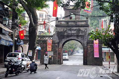 Ô Quan Chưởng, nơi vốn tấp nập cảnh mua bán nay cũng bình lặng