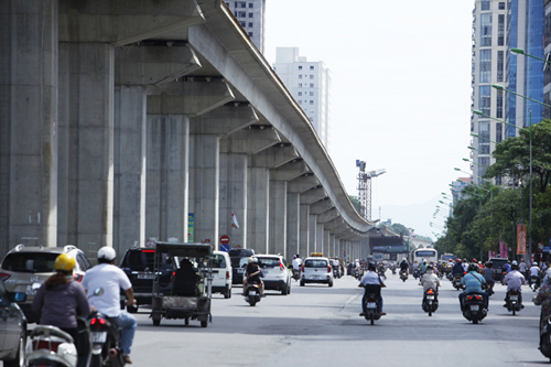 &Ocirc;ng Đinh La Thăng cho rằng, hệ thống đường sắt cao tốc Bắc-Nam, mặc d&ugrave; kh&ocirc;ng thể tự &yacute; đưa ra quyết định, nhưng t&ocirc;i lu&ocirc;n coi đ&oacute; l&agrave; m&oacute;n nợ m&igrave;nh chưa trả được cho người d&acirc;n.