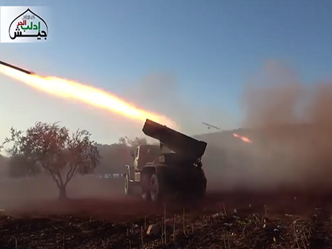  T&ecirc;n lửa Grad được qu&acirc;n nổi dậy ở chi&ecirc;́n sự Syria ph&oacute;ng v&agrave;o th&agrave;nh phố Hama