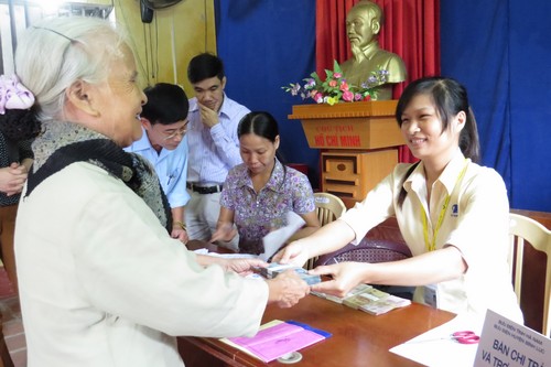  Một địa điểm chi trả lương hưu, trợ cấp bảo hiểm x&atilde; hội. Ảnh minh họa