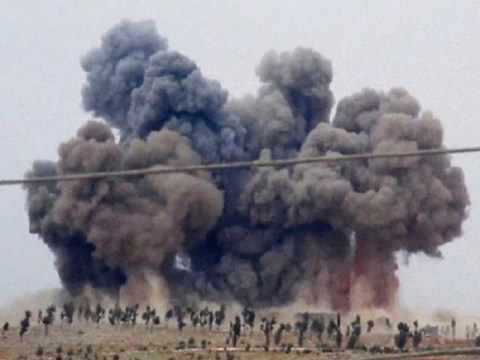  Kh&oacute;i bốc l&ecirc;n sau cuộc kh&ocirc;ng k&iacute;ch ở tỉnh Idlib, Syria hồi đầu th&aacute;ng 10/2016