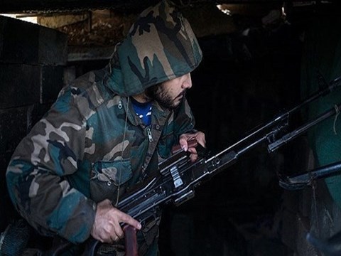  Chiến sự Syria: Qu&acirc;n đội Syria tấn c&ocirc;ng mạnh v&agrave;o căn cứ phiến qu&acirc;n ở nam Aleppo