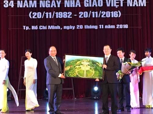 Thủ tướng Nguyễn Xu&acirc;n Ph&uacute;c thăm trường Đại học Quốc gia TP HCM