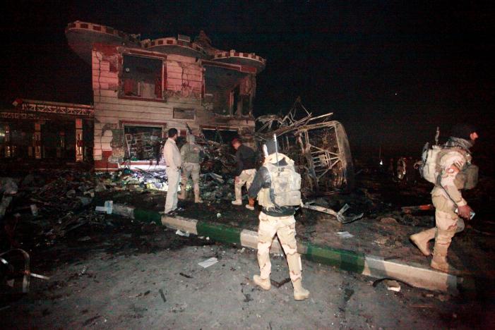  Hiện trưởng vụ Khủng bố IS đ&aacute;nh bom xe v&agrave;o Iraq. Ảnh: Reuters