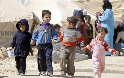  Chiến sự Syria: Một nh&oacute;m trẻ em Syria tại một khu trại tị nạn. Ảnh: AP