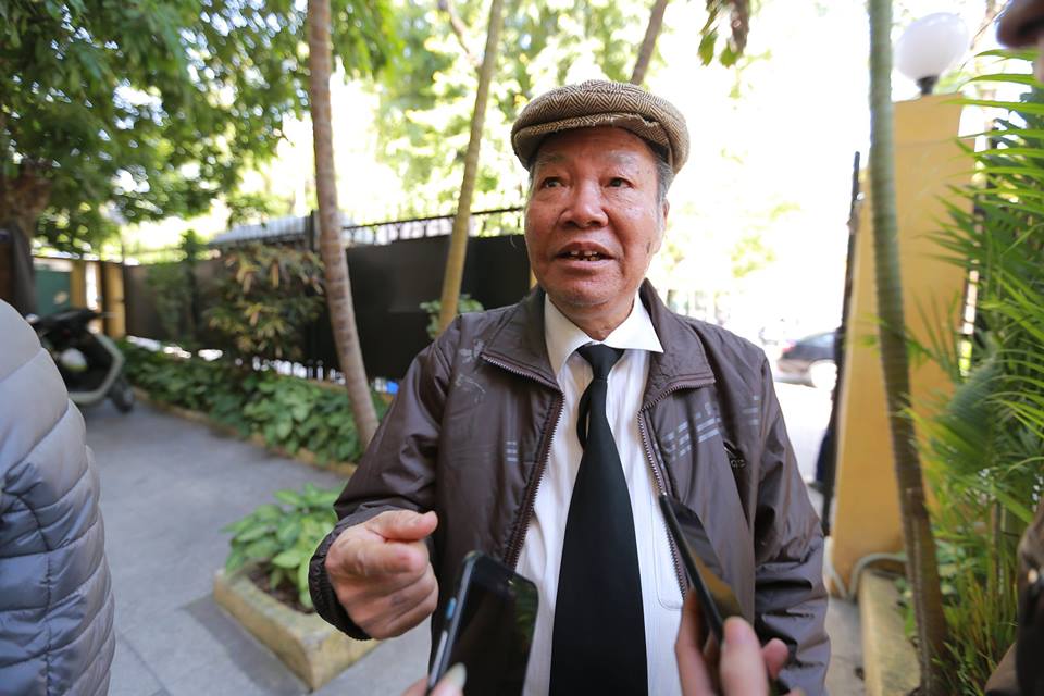 B&aacute;c Nguyễn Duy Chi - du học sinh tại CuBa từ năm 1967 -1971 x&uacute;c động n&oacute;i: ''V&agrave;o 1 lần t&ocirc;i c&ugrave;ng du học sinh Việt Nam đang chơi b&oacute;ng rổ th&igrave; bất ngờ gặp L&atilde;nh tụ Fidel Castro, vị chủ tịch hỏi Việt Nam?'' ngay lập tức &ocirc;ng liền v&agrave;o chơi b&oacute;ng c&ugrave;ng ch&uacute;ng t&ocirc;i. Sau trận b&oacute;ng đ&oacute; &ocirc;ng n&oacute;i với ch&uacute;ng t&ocirc;i phải học sau n&agrave;y về x&acirc;y dựng Đăng Ký 13Winvn Com Chính Thức. Trong t&ocirc;i Fidel Castro quả thực l&agrave; 1 vị chủ tịch vĩ đại, hết l&ograve;ng v&igrave; Việt Nam''.   