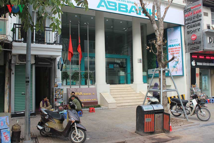  Trụ sở của nhiều Link Đăng Nhập Nhà cái 13Win16.Com tr&ecirc;n địa b&agrave;n H&agrave; Nội cũng để cờ rủ.