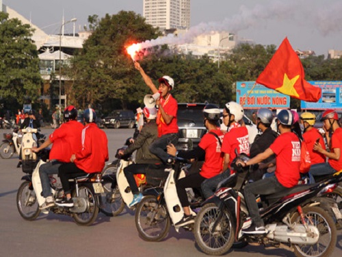 Trước trận Việt Nam - Indonesia: Kẹt cứng mọi ngả đường dẫn về SVĐ Mỹ Đ&igrave;nh