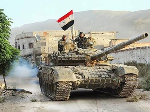  Chiến sự Syria: Qu&acirc;n đội Syria đang phải căng m&igrave;nh chống lại sức tấn c&ocirc;ng mạnh mẽ của IS ở Palmyra
