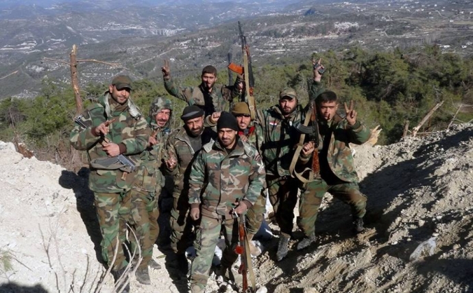 Chiến sự Syria: Binh l&iacute;nh trong qu&acirc;n đội Syria