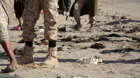  Khủng bố IS: Hiện trường vụ đ&aacute;nh bom ng&agrave;y 18/12 tại Aden, Yemen. Ảnh: Reuters