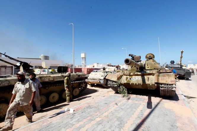  Khủng bố IS: Qu&acirc;n đội Libya gi&agrave;nh lại th&agrave;nh phố Syrte từ tay IS. Ảnh: Reuters 