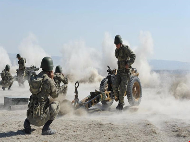  Chiến sự Syria: Binh sĩ Thổ Nhĩ Kỳ tham gia chiến dịch L&aacute; chắn Euphrates tại Syria. Ảnh: AFP