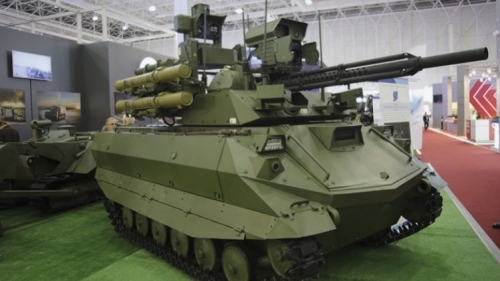 Chiến sự Syria: Uran-9 được c&ocirc;ng khai trước c&ocirc;ng ch&uacute;ng trong triển l&atilde;m quốc ph&ograve;ng Army-2016