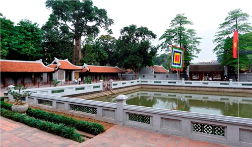 Nhiều du kh&aacute;ch trong v&agrave; ngo&agrave;i nước bất ngờ với h&igrave;nh ảnh trước Tết Nguy&ecirc;n đ&aacute;n khi tham quan tại đ&acirc;y. Ảnh: Tiền Phong 