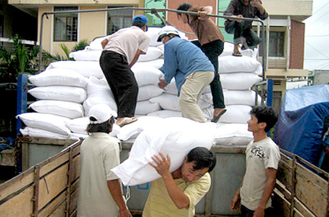  Hỗ trợ hơn 10 ngh&igrave;n tấn gạo cho người ngh&egrave;o đ&oacute;n Tết Nguy&ecirc;n đ&aacute;n. Ảnh minh họa