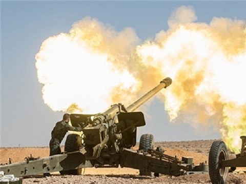 Chiến sự Syria: Qu&acirc;n đội Syria n&atilde; đạn ph&aacute;o v&agrave;o c&aacute;c căn cứ của IS ở ph&iacute;a đ&ocirc;ng tỉnh Homs, ng&agrave;y 13/1/2016