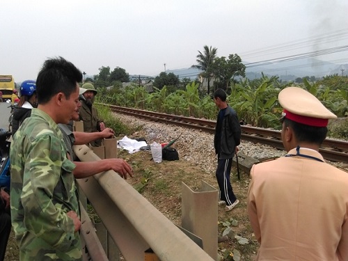 Tai nạn giao th&ocirc;ng ng&agrave;y 23/1: Thiếu nữ bị t&agrave;u t&ocirc;ng tử vong tr&ecirc;n đường về qu&ecirc; ăn Tết