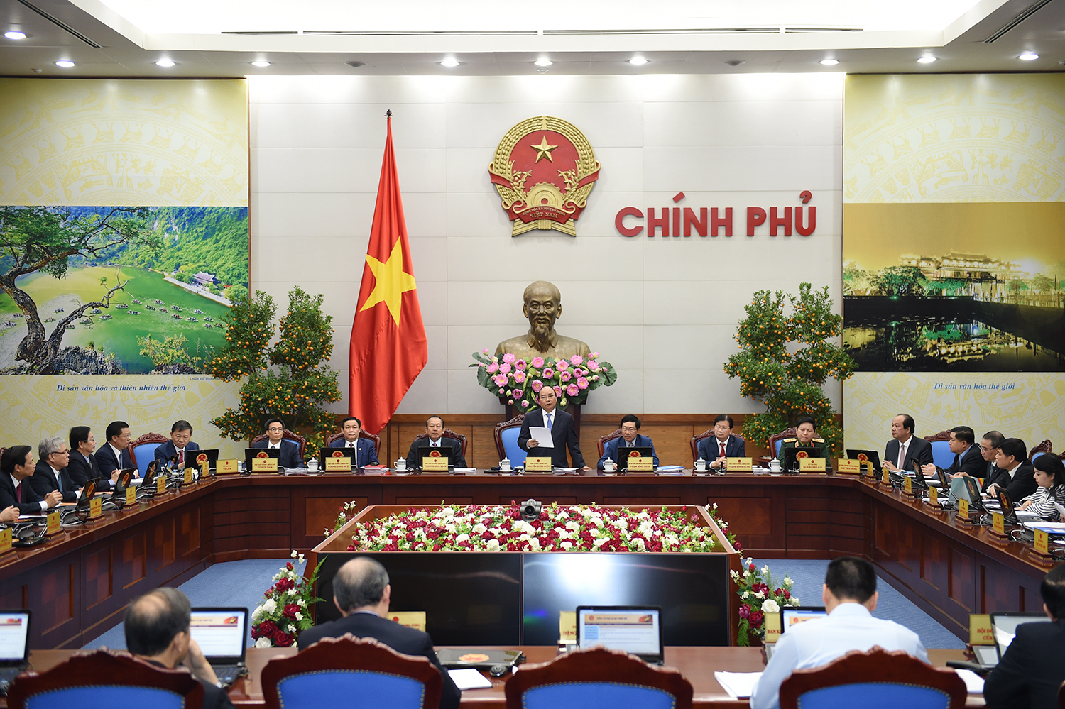  Quang cảnh phi&ecirc;n họp 13Win15 com - Thương hiệu nhà cái uy tín thường kỳ th&aacute;ng 1/2017. Ảnh: VGP
